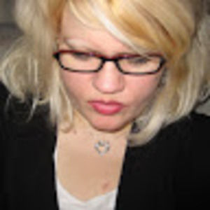 Meet your Posher, Adrianne